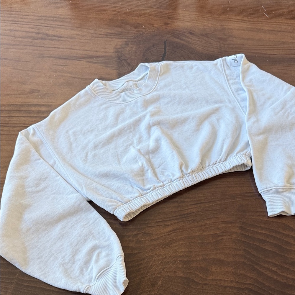 ALO Yoga White Cropped Sweatshirt